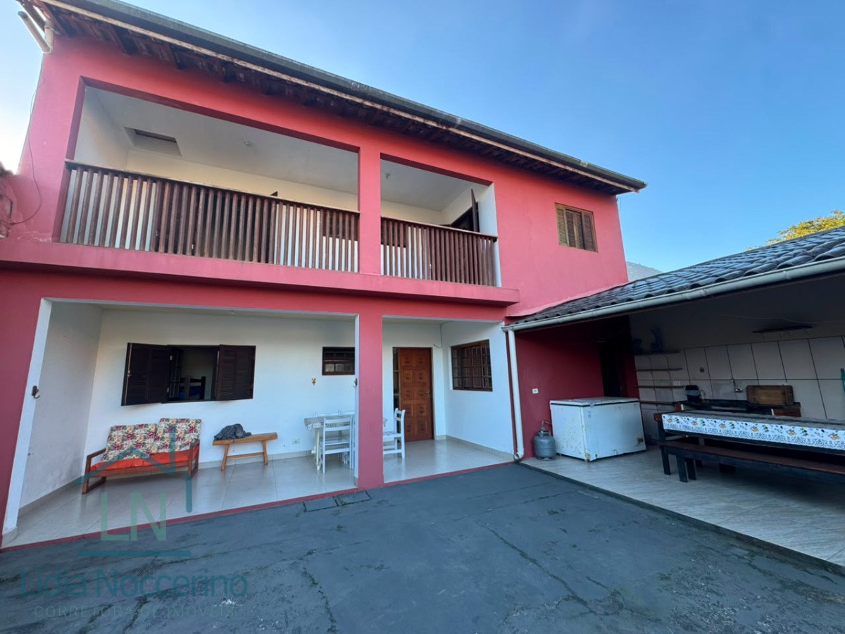 Casa, 4 quartos, 200 m² - Foto 1